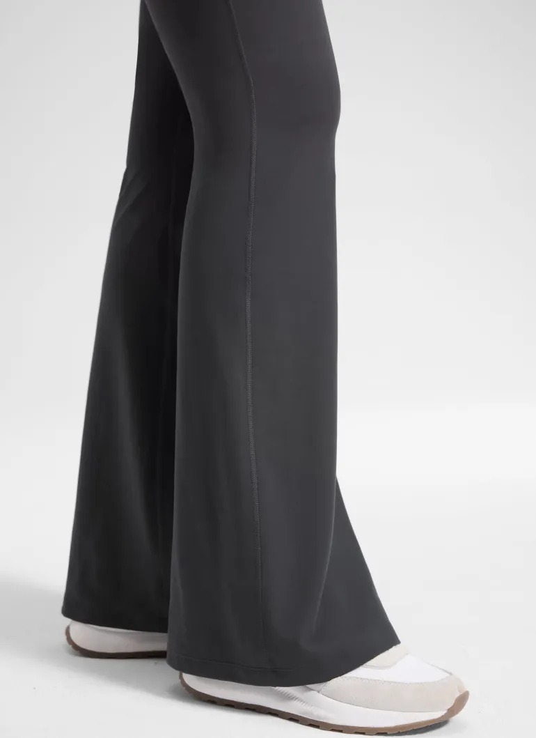 Butterluxe Maternity Flare Pocket Legging 33"