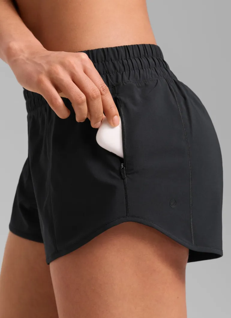 Feathery-Fit Soft Liner Zip Pocket Shorts 2.5''
