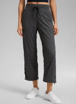 Lightweight Straight Leg Pocket Pant 24