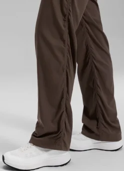Lightweight Straight Leg Pocket Pant 32
