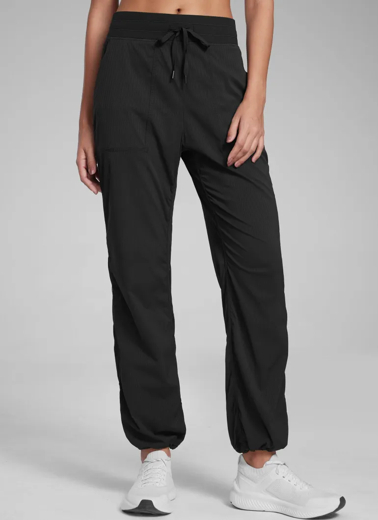 Lightweight Straight Leg Workout Pocket Pant 28"