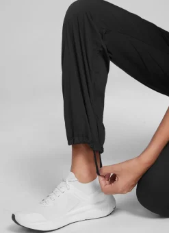 Lightweight Straight Leg Workout Pocket Pant 28