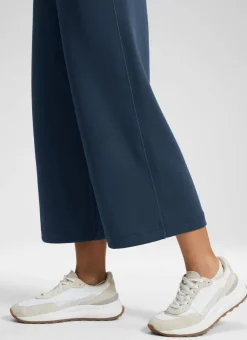 SoftAura Wide Leg Cropped Sweatpant 25
